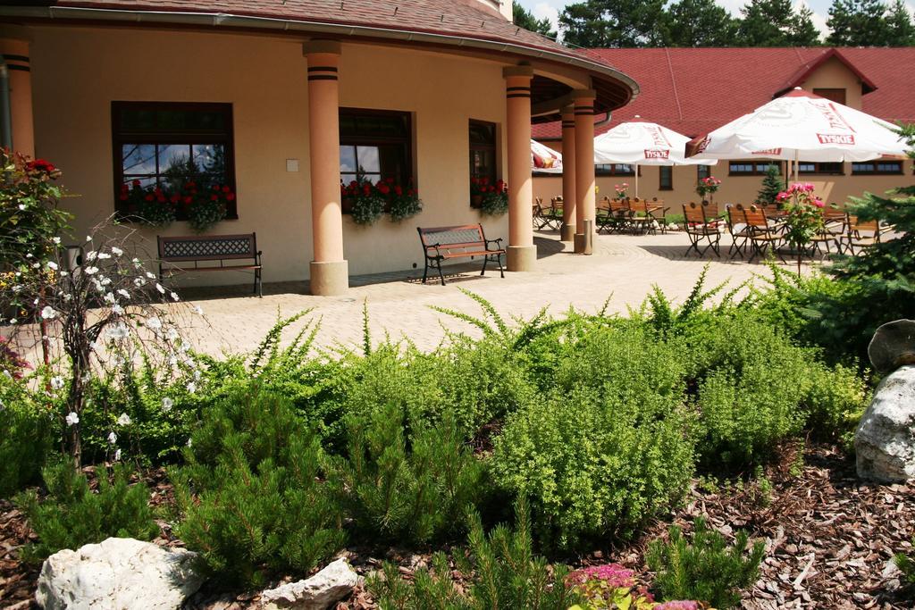 Centuria Hotel & Natural Spa Ogrodzieniec Exterior photo