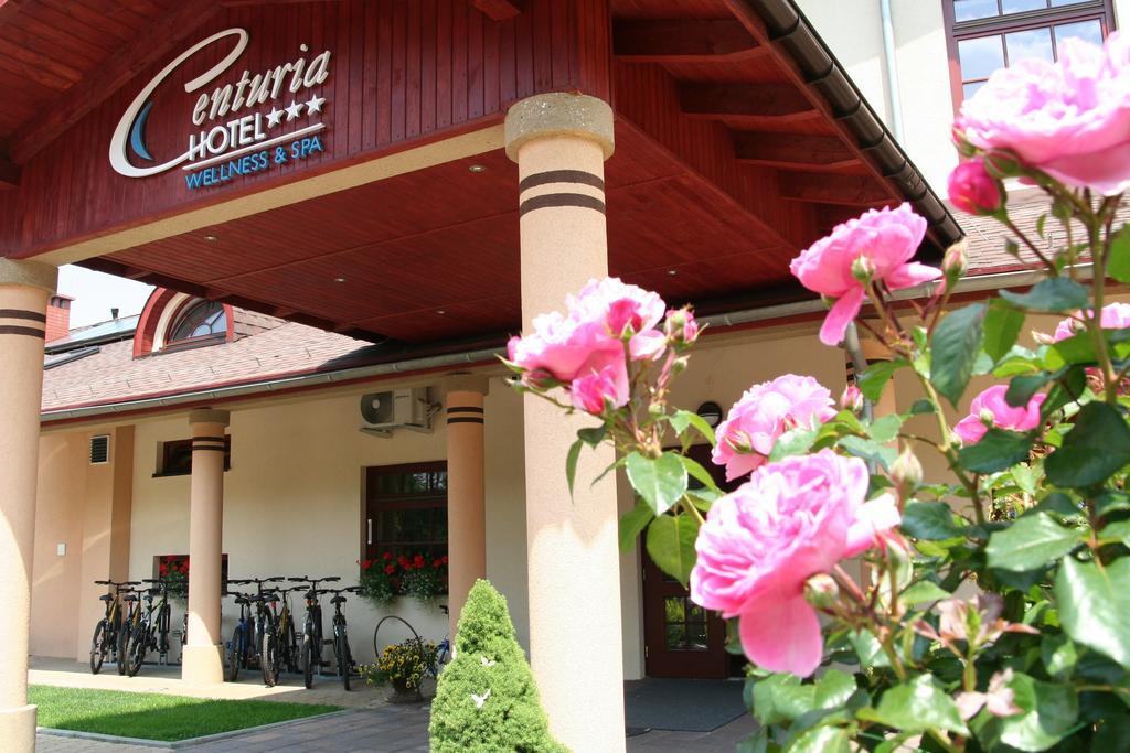 Centuria Hotel & Natural Spa Ogrodzieniec Exterior photo