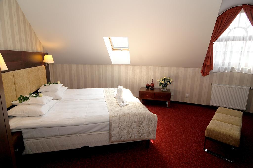 Centuria Hotel & Natural Spa Ogrodzieniec Room photo